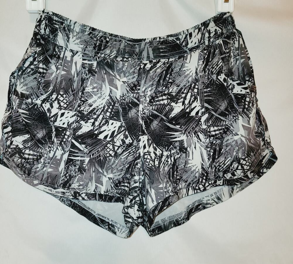 Athleta black and white tropical print running shorts Size Small Active Gym